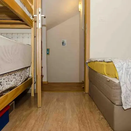 Lovely Vacation House In Old City Cres With Parking Apartment Exterior photo