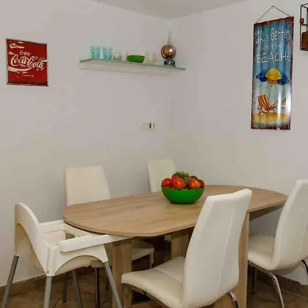 Lovely Vacation House In Old City Cres With Parking Apartment Exterior photo