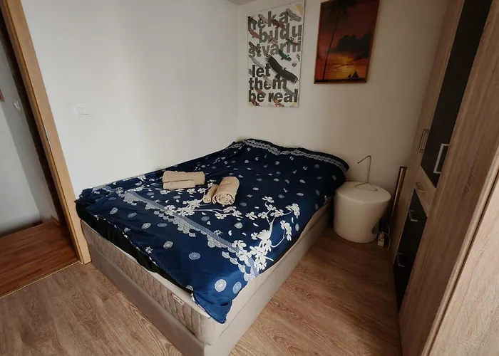 Lovely Vacation House In Old City Cres With Parking