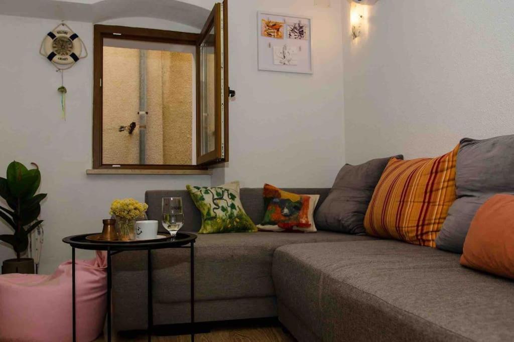 Lovely Vacation House In Old City With Parking Apartment