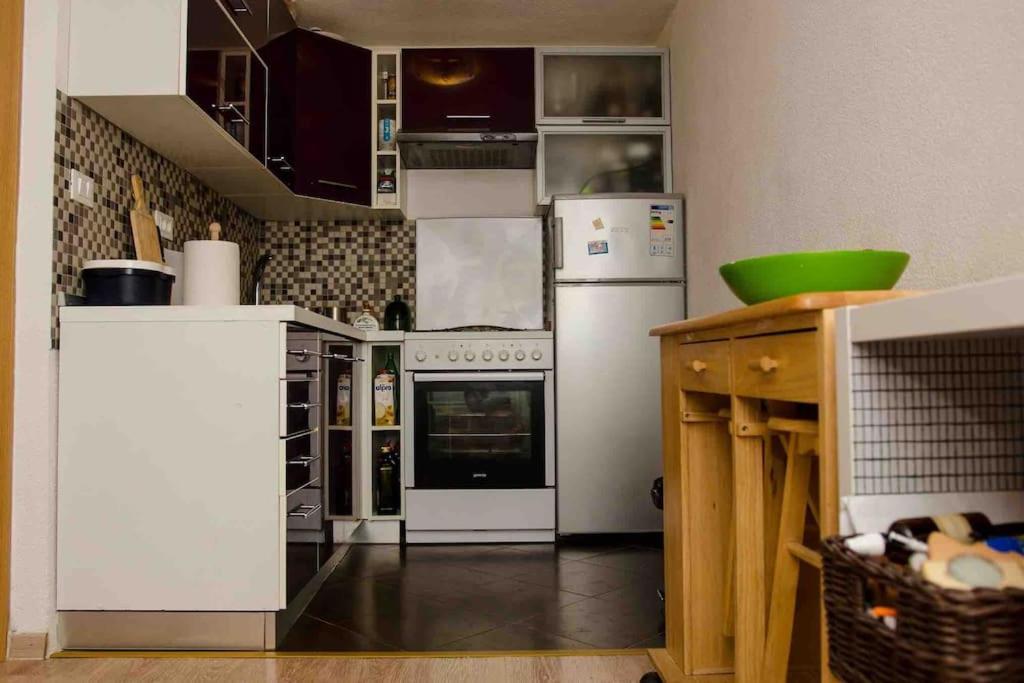 Lovely Vacation House In Old City With Parking * Cres