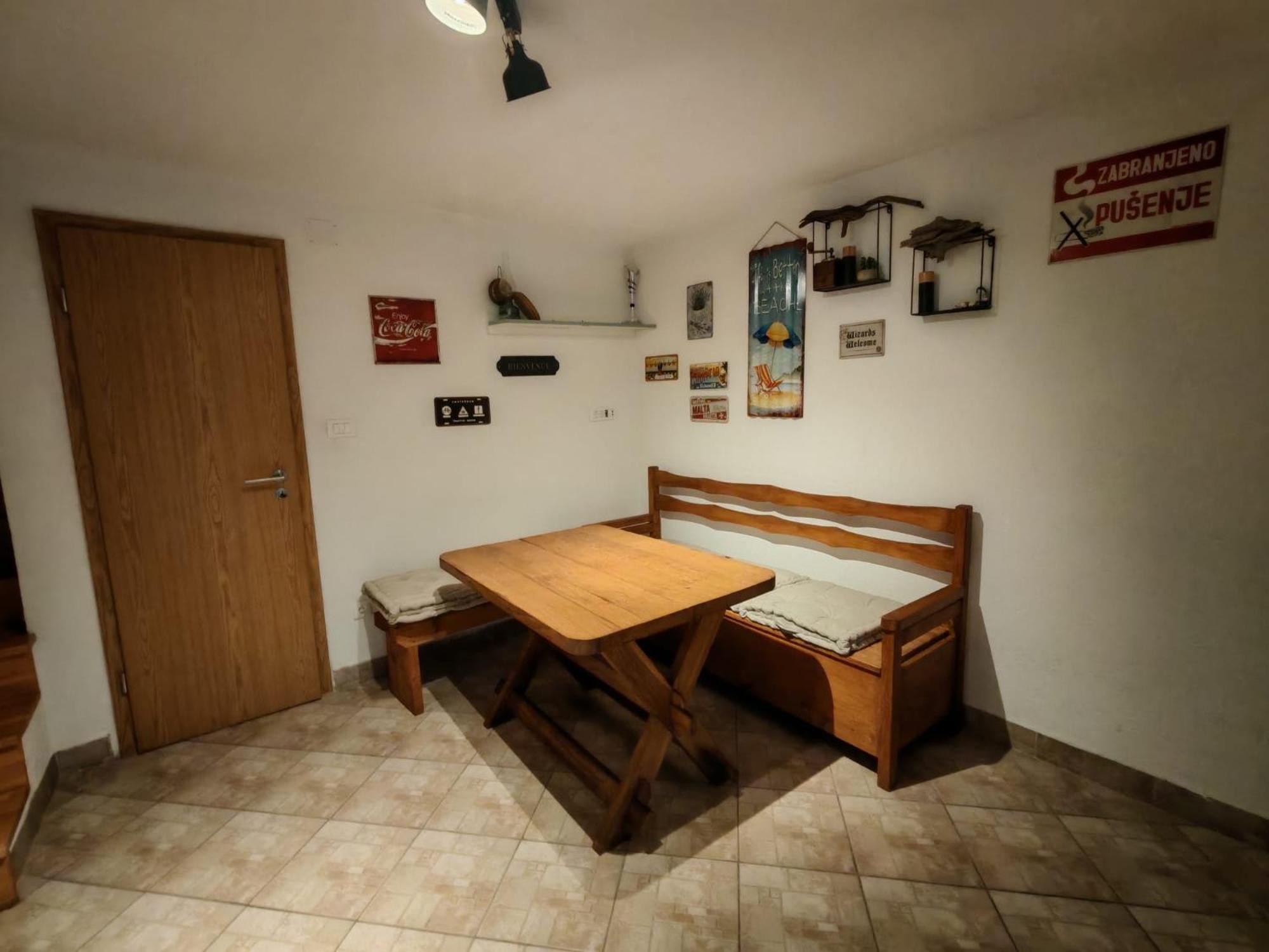 Apartman Lovely In Old With Parking