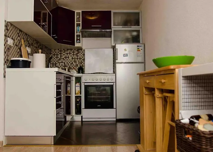 Lovely Vacation House In Old City Cres With Parking
