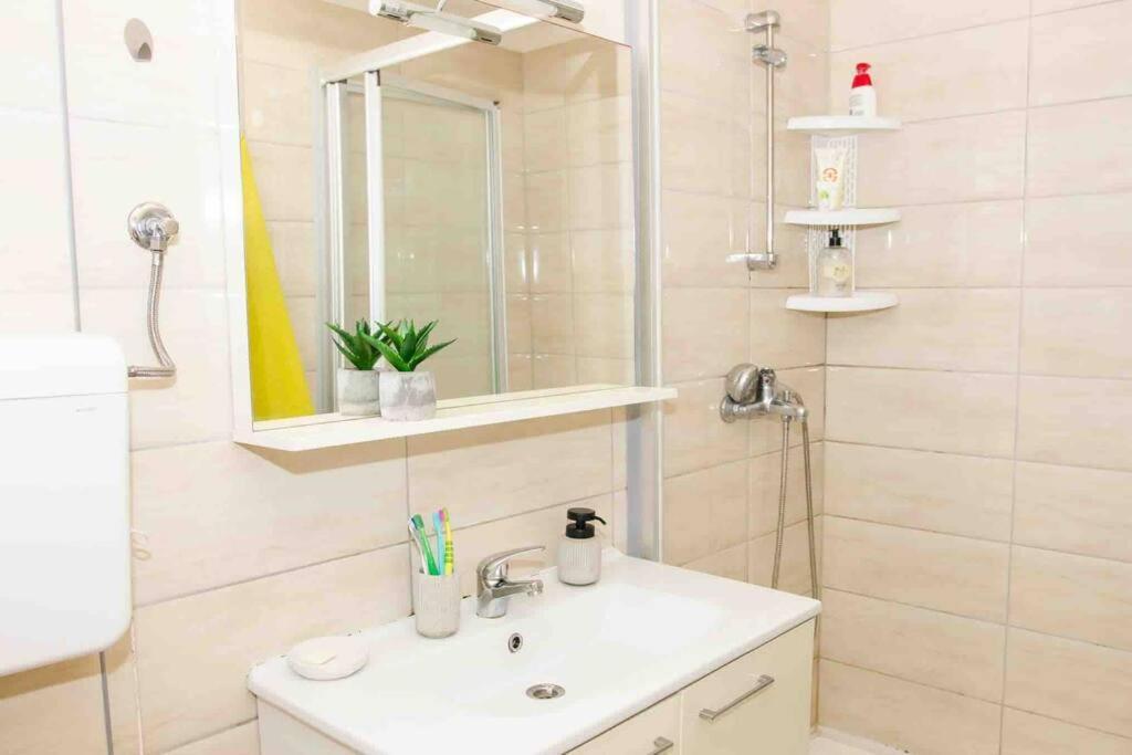 Lovely Vacation House In Old City With Parking Cres