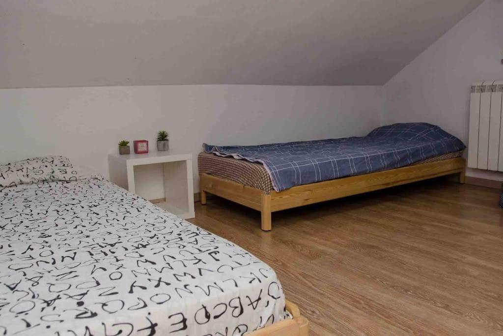 Lägenhet Lovely Vacation House In Old City With Parking
